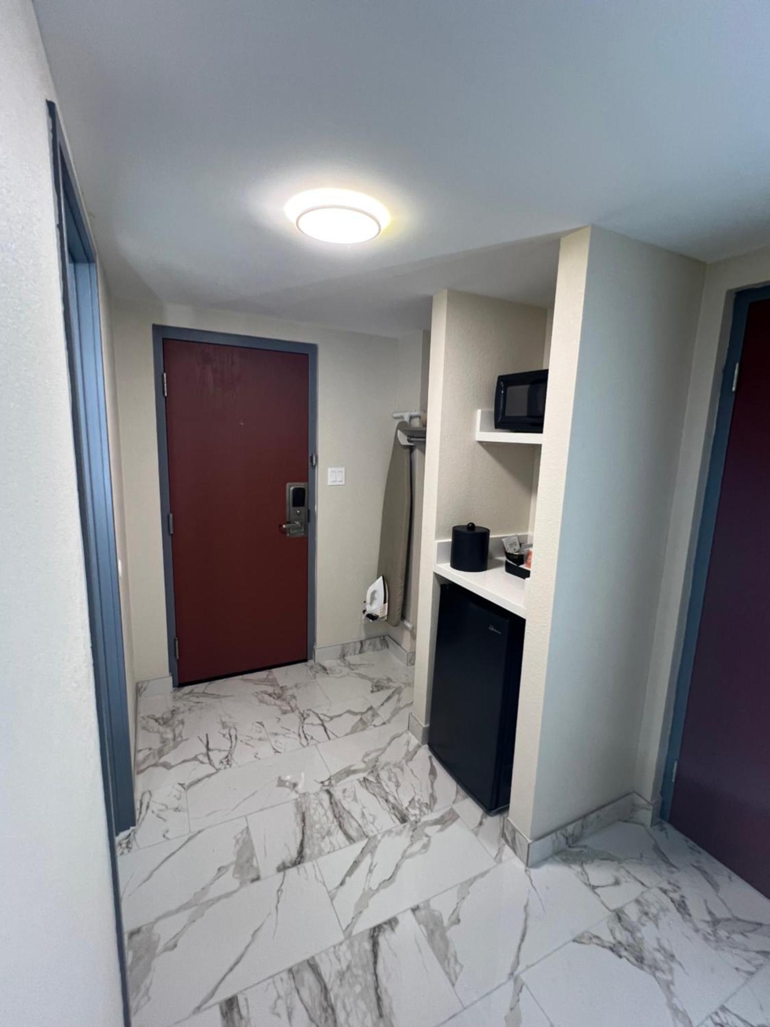 Rodeway Inn Little Falls Екстер'єр фото